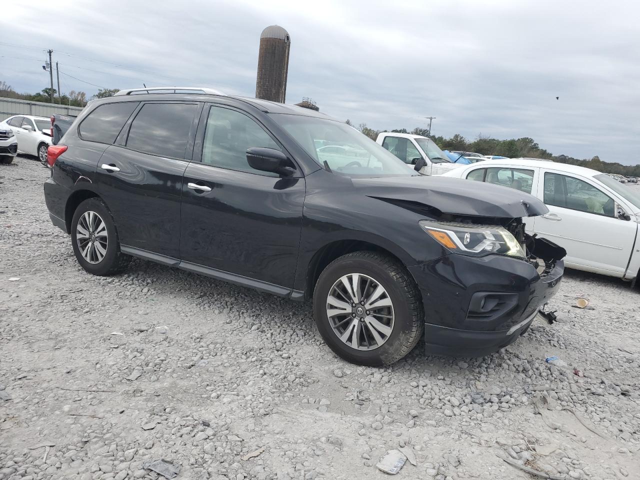 2017 Nissan Pathfinder VIN 5N1DR2MN6HC613657 Copart auction photo, front end damage thumbnail 4
