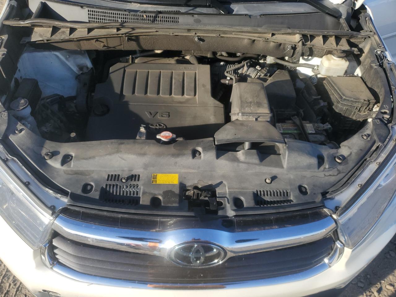 2016 Toyota Highlander VIN 5TDDKRFH0GS329396 Copart auction photo, front end / side damage thumbnail 14