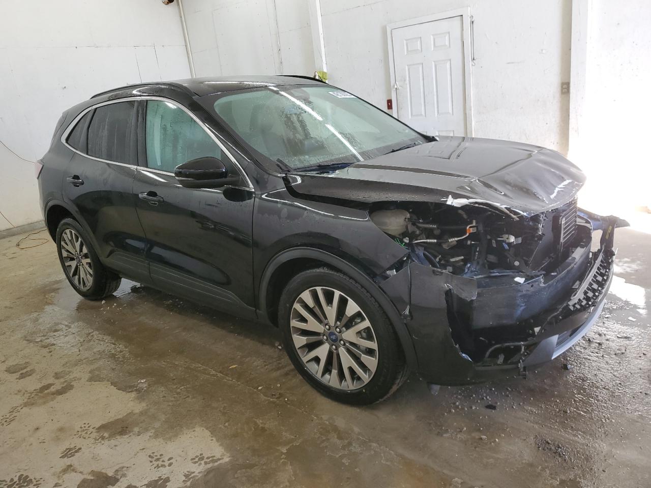 2020 Ford Escape VIN 1FMCU9J92LUC76157 Copart auction photo, front end damage thumbnail 4