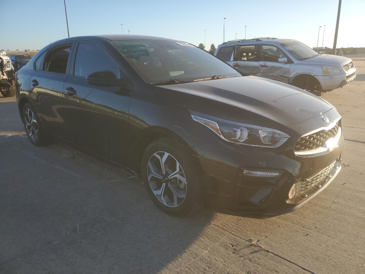 2021 KIA Forte VIN 3KPF24AD0ME337195 Copart auction photo, minor dent/scratches / vandalism damage thumbnail 4