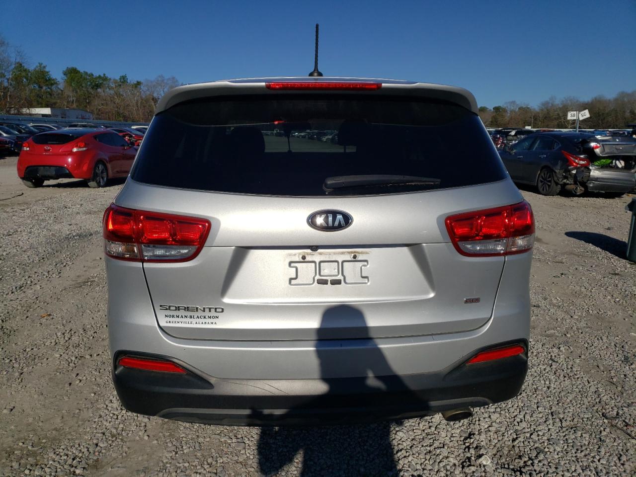 2018 KIA Sorento VIN 5XYPG4A32JG368573 Copart auction photo, front end damage thumbnail 6
