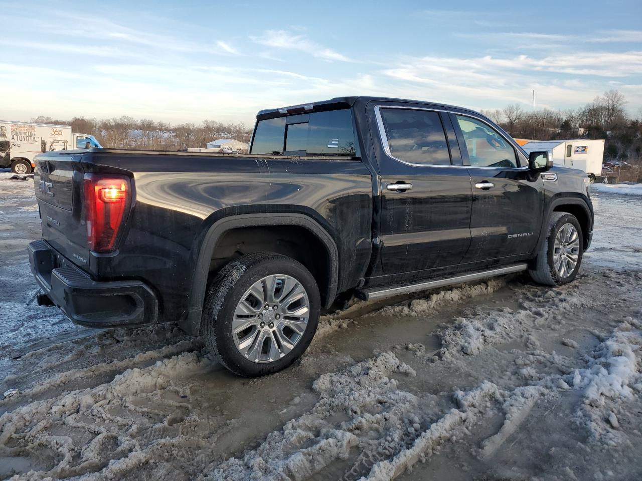 2022 GMC Sierra VIN 1GTU9FEL6NZ233459 Copart auction photo, side / front end damage thumbnail 3