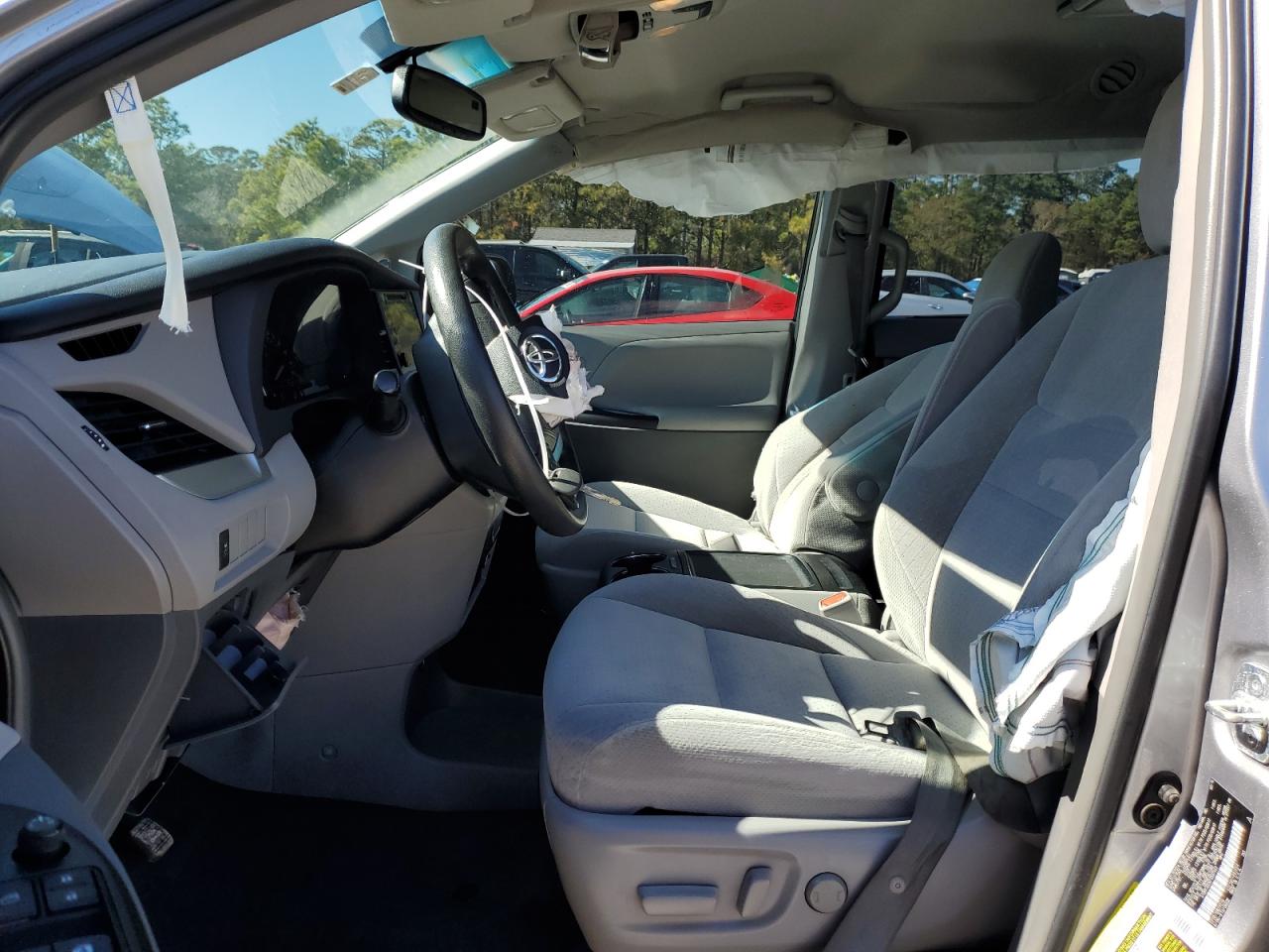 2015 Toyota Sienna VIN 5TDKK3DC6FS587447 Copart auction photo, front end / side damage thumbnail 7