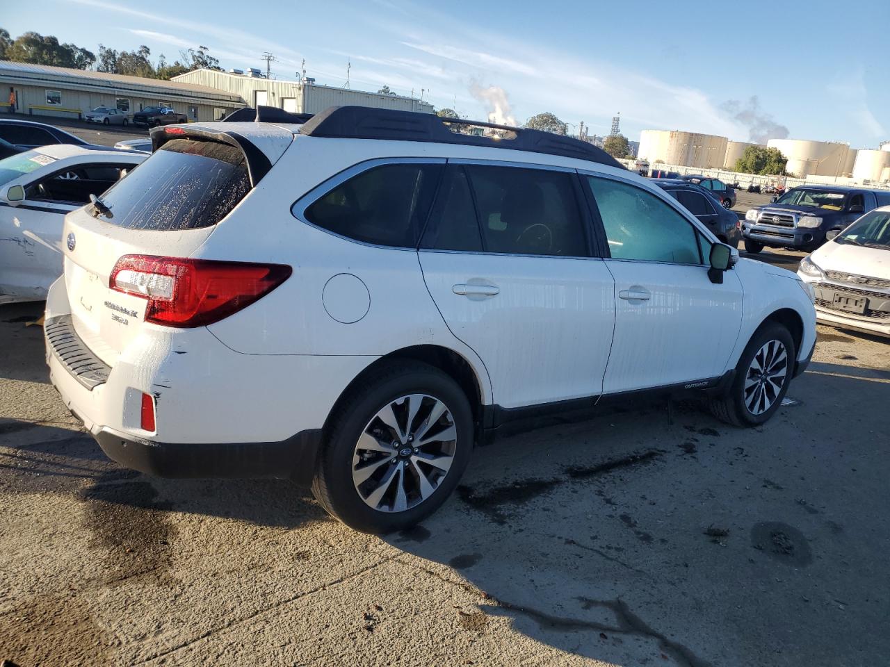 2017 Subaru Outback VIN 4S4BSENC5H3427635 Copart auction photo, all over damage thumbnail 3