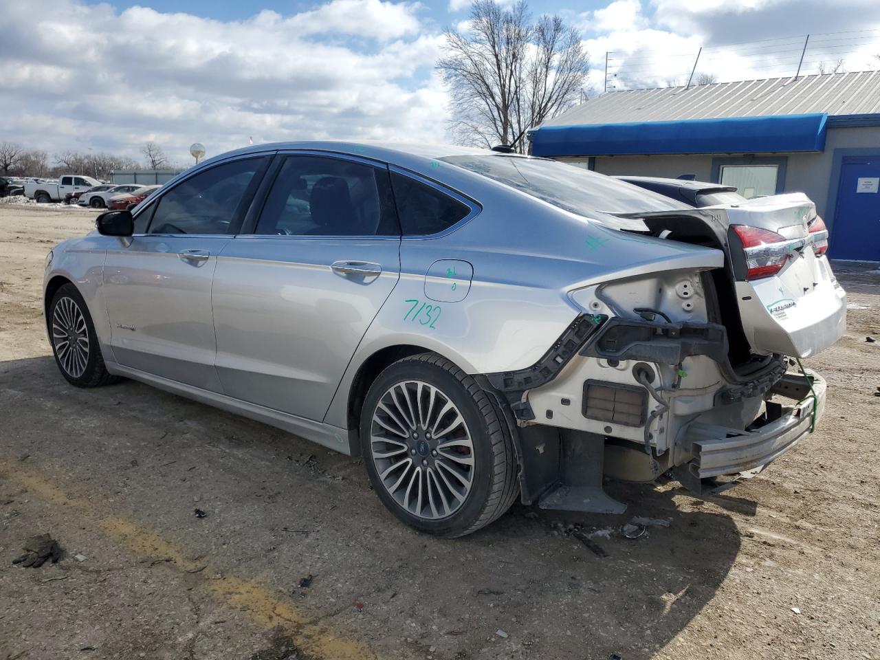 2017 Ford Fusion VIN 3FA6P0RU5HR315289 Copart auction photo, rear end / minor dent/scratches damage thumbnail 2