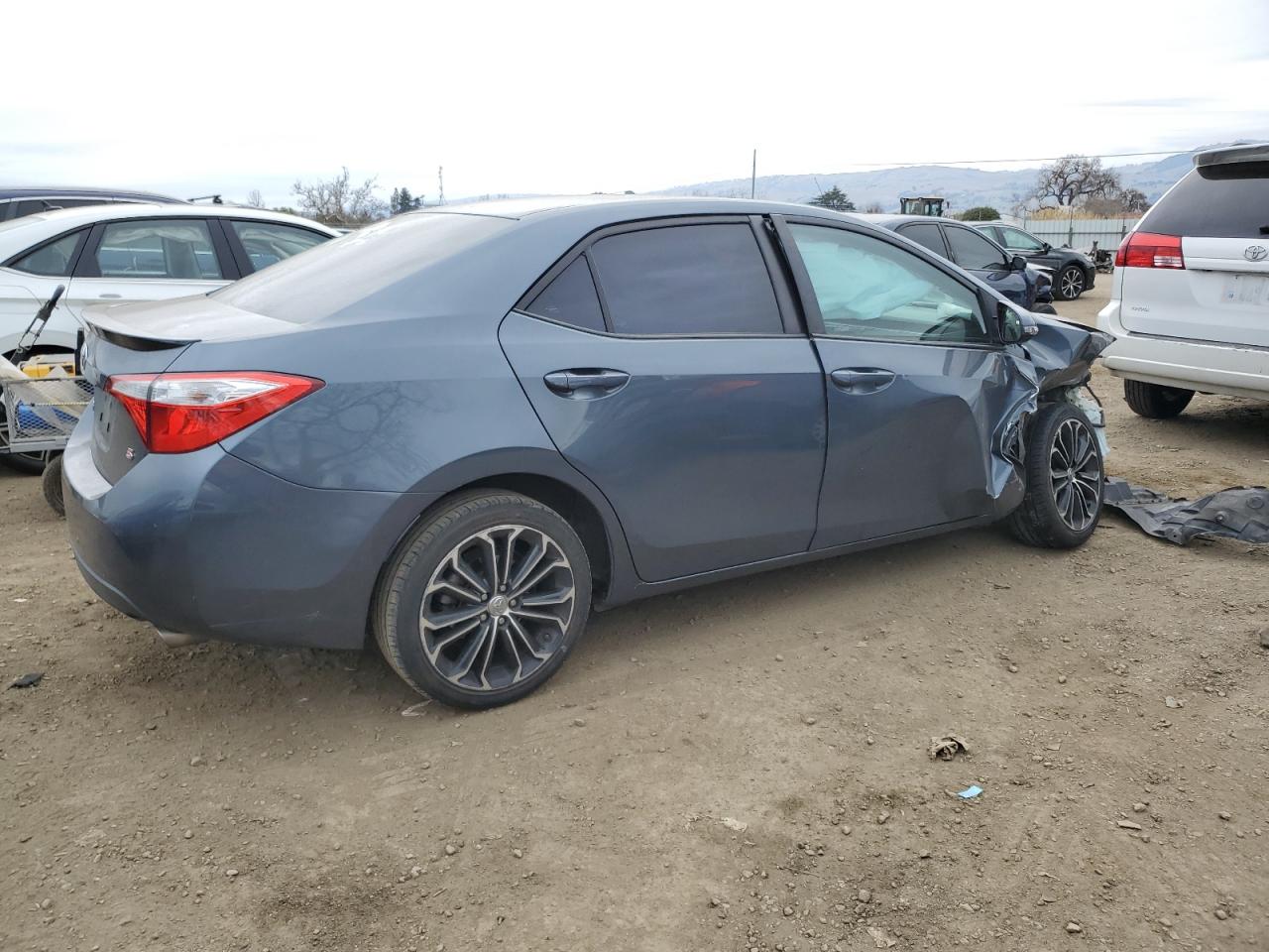 2015 Toyota Corolla VIN 2T1BURHE0FC261550 Copart auction photo, front end damage thumbnail 3