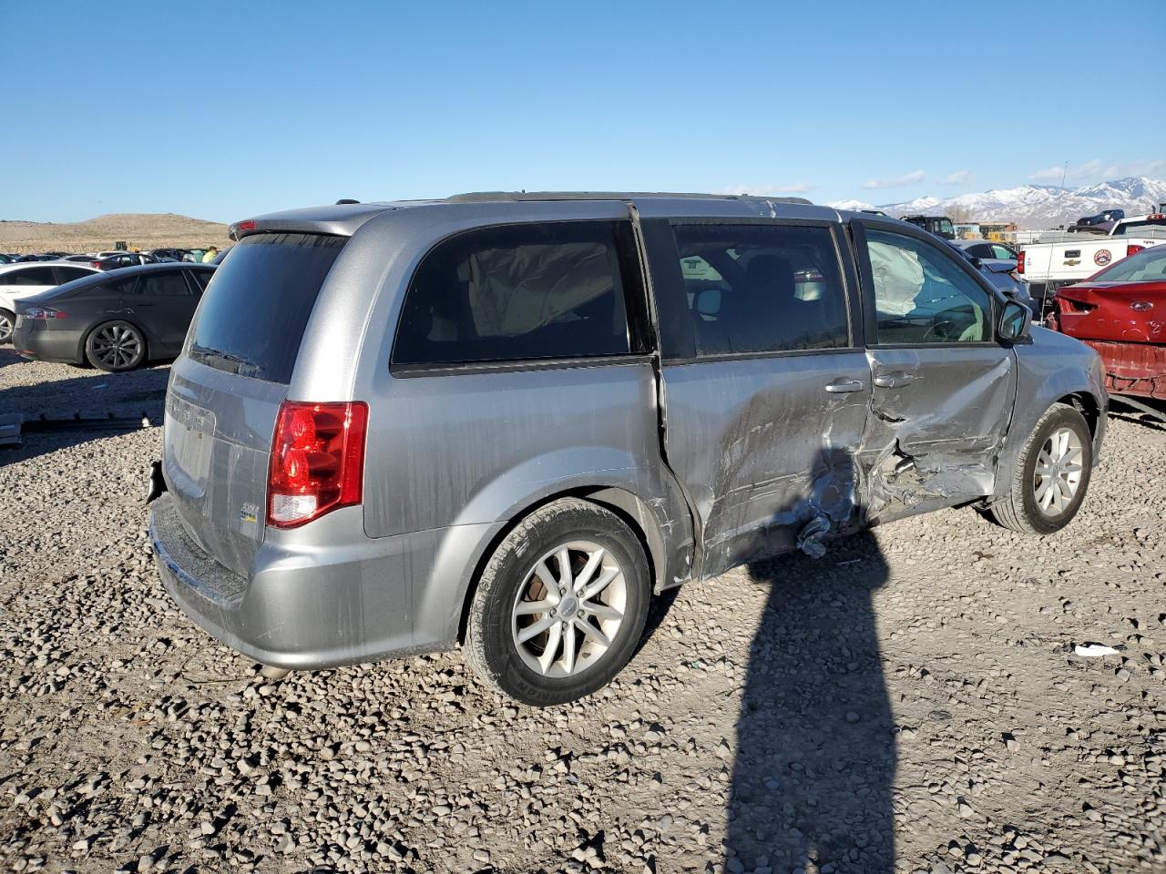 2016 Dodge Caravan VIN 2C4RDGCG9GR374426 Copart auction photo, side damage thumbnail 3