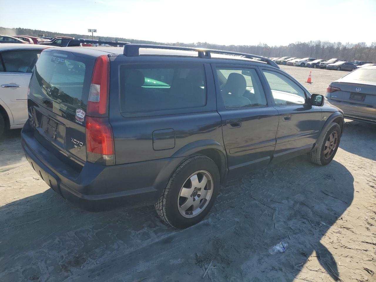 2004 Volvo XC70 VIN YV1SZ59H441147131 Copart auction photo, minor dent/scratches damage thumbnail 3