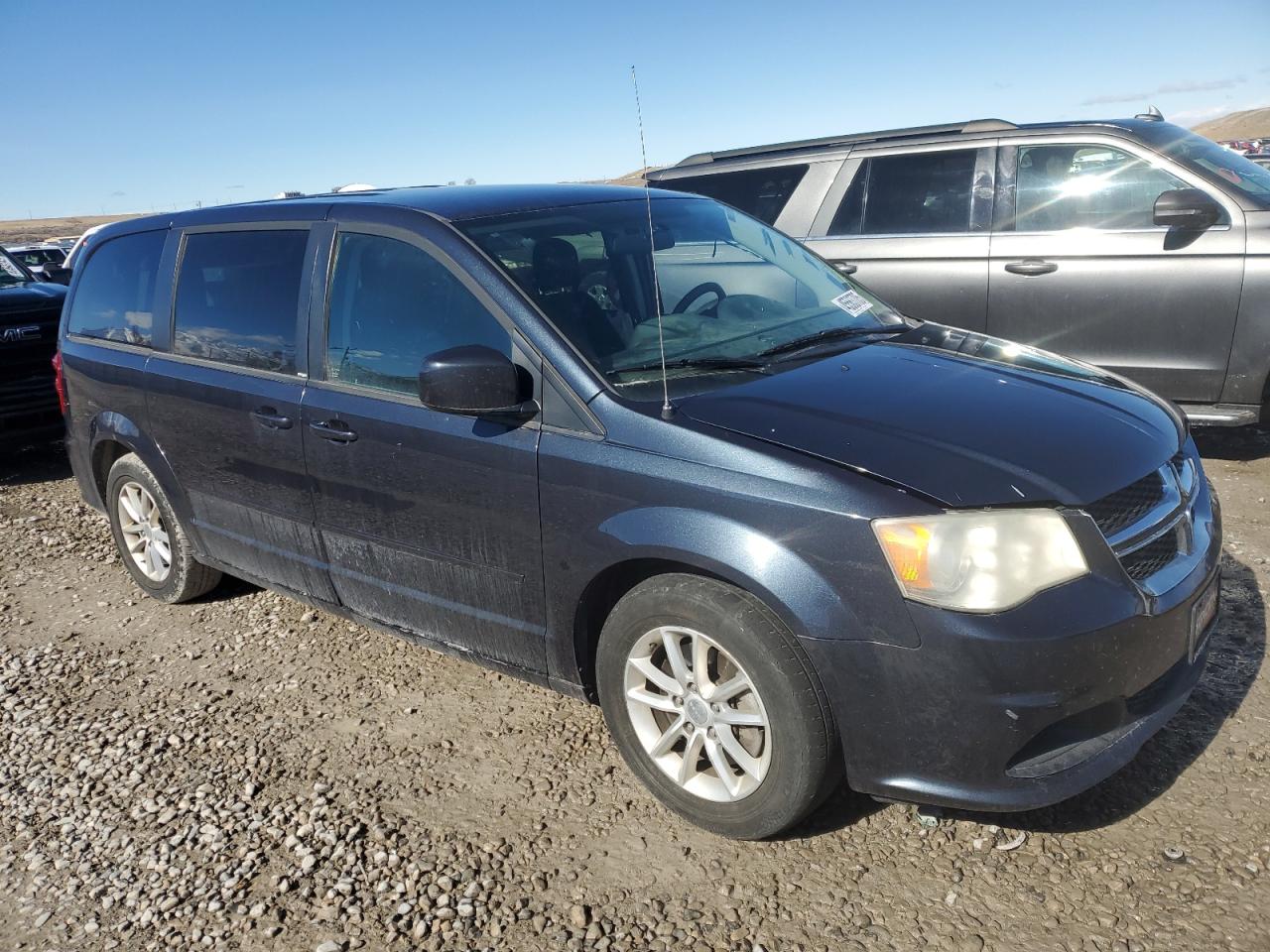 2013 Dodge Caravan VIN 2C4RDGCG3DR687662 Copart auction photo, side damage thumbnail 4