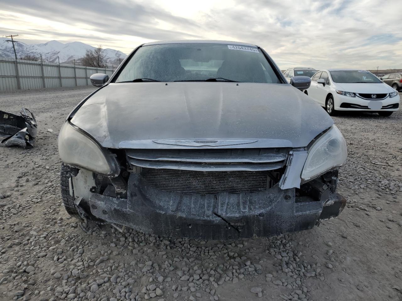 2014 Chrysler 200 VIN 1C3CCBABXEN125294 Copart auction photo, front end damage thumbnail 5