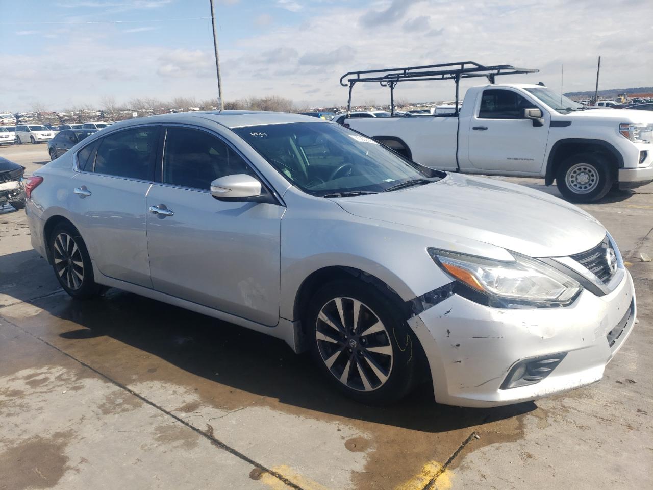 2017 Nissan Altima VIN 1N4AL3AP3HC236912 Copart auction photo, front end / side damage thumbnail 4
