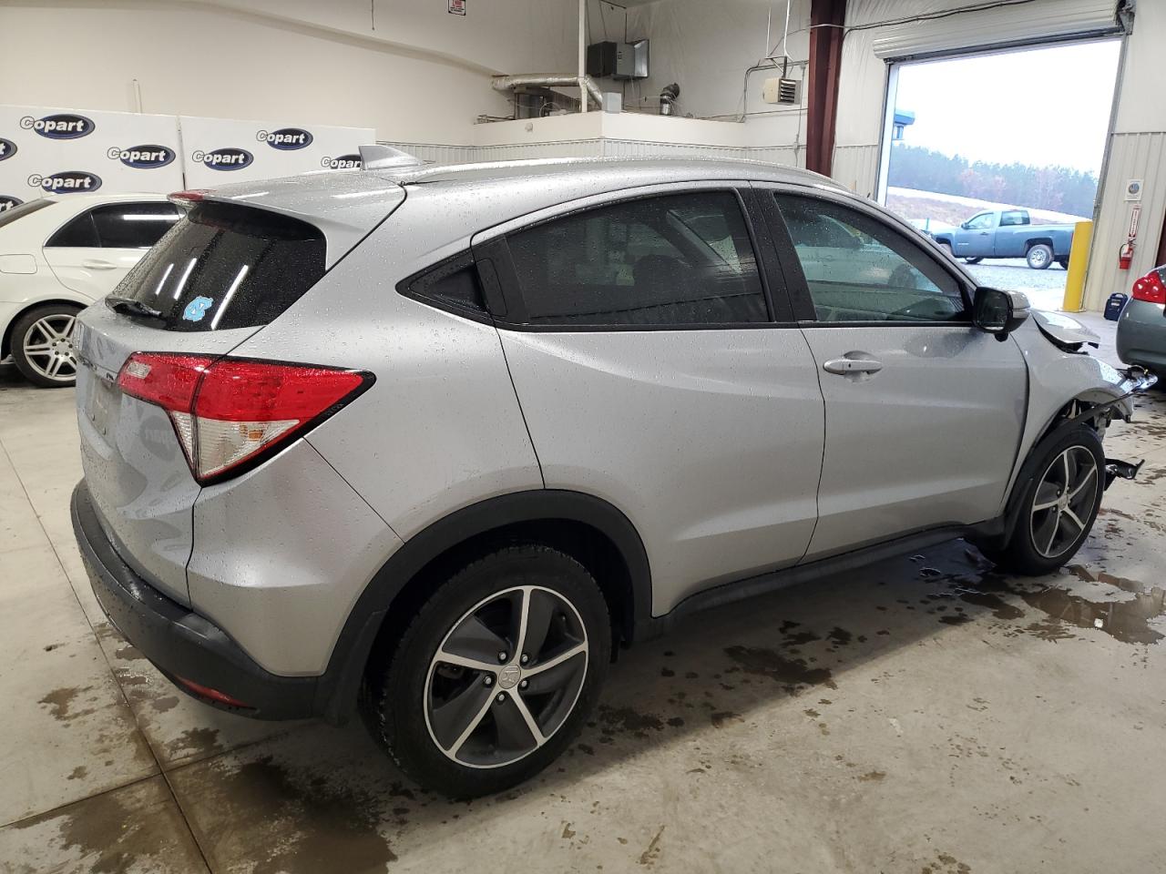 2021 Honda HR-V VIN 3CZRU5H53MM711696 Copart auction photo, front end / side damage thumbnail 3