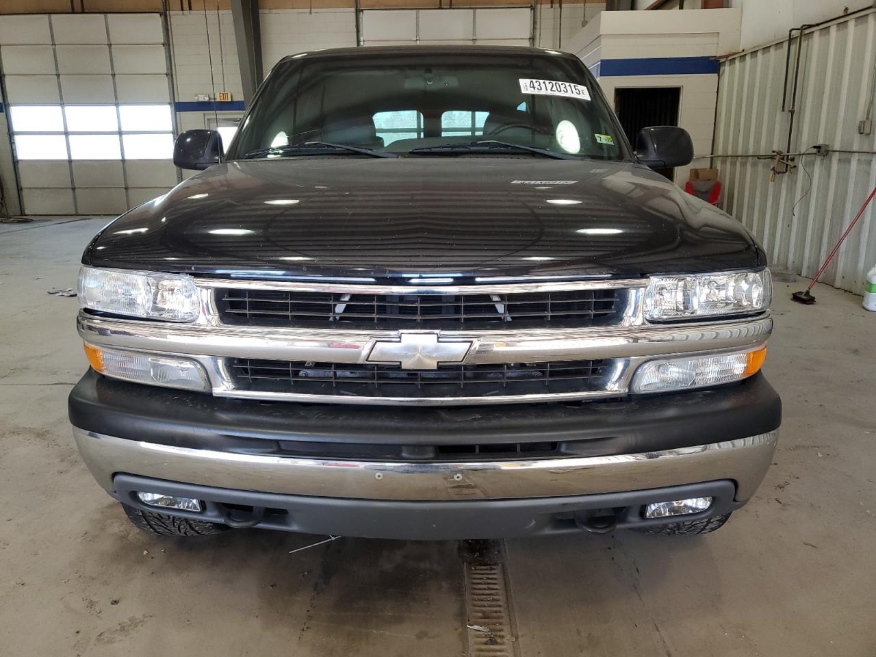 2001 Chevrolet Suburban VIN 3GNFK16T21G150353 Copart auction photo, rear end damage thumbnail 5