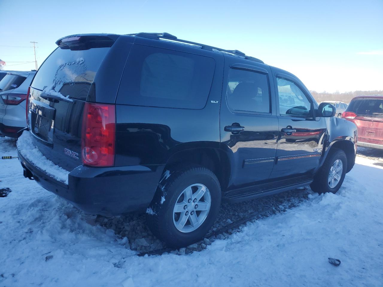 2011 GMC Yukon VIN 1GKS2CE00BR215863 Copart auction photo, front end / side damage thumbnail 3