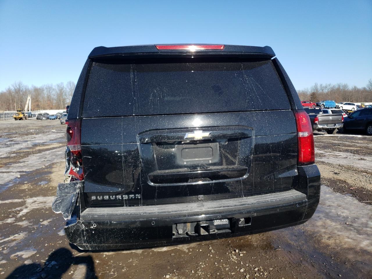2019 Chevrolet Suburban VIN 1GNSKHKC2KR337042 Copart auction photo, side / rear end damage thumbnail 6