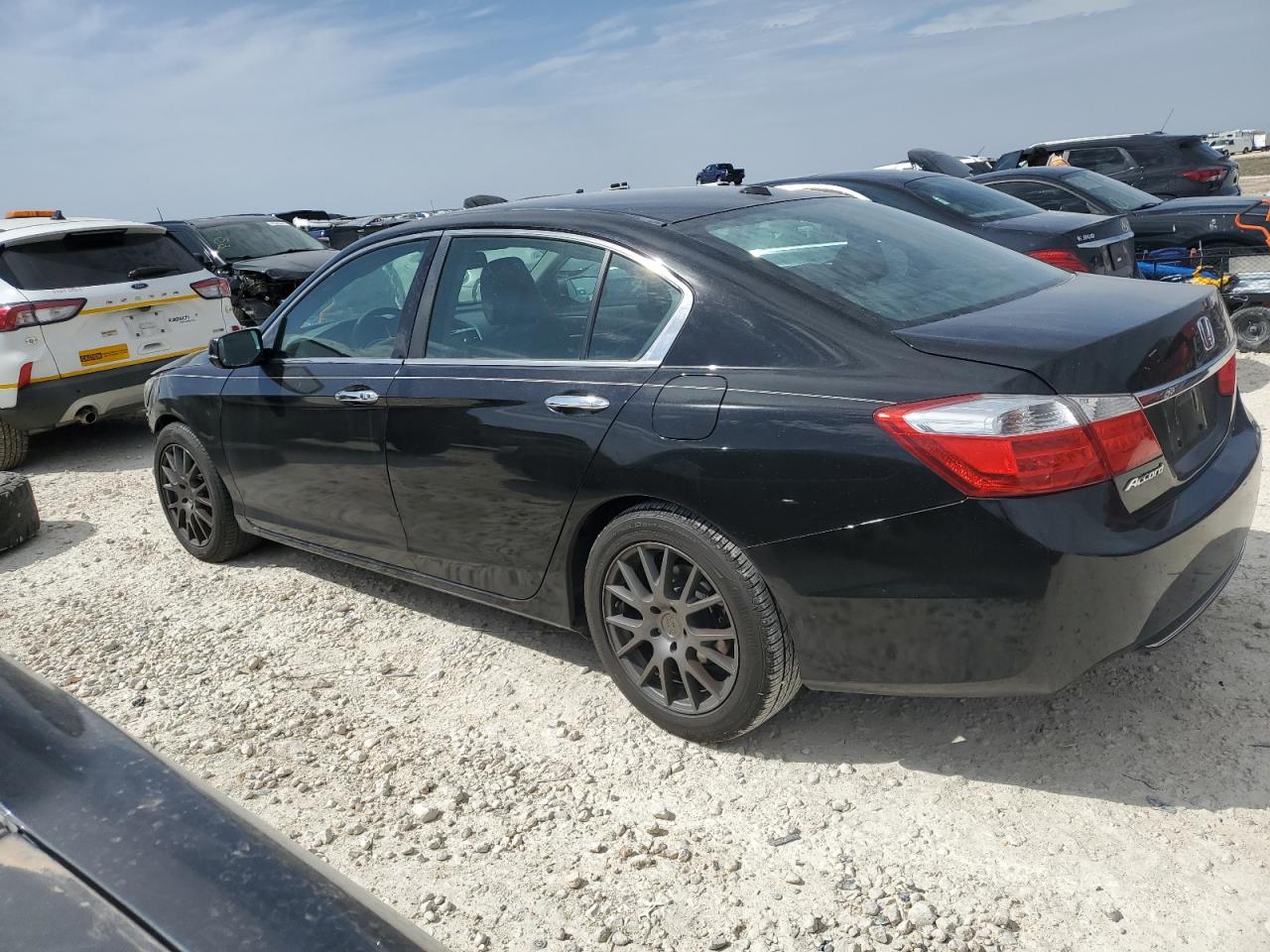 2015 Honda Accord VIN 1HGCR2F82FA014370 Copart auction photo, front end damage thumbnail 2
