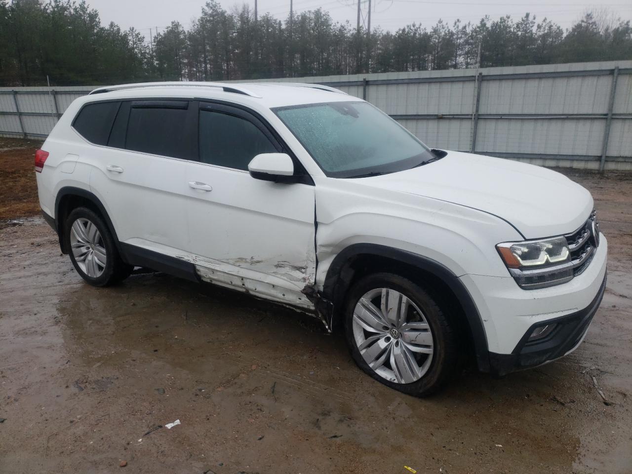 2019 Volkswagen Atlas VIN 1V2UR2CA1KC531828 Copart auction photo, side / undercarriage damage thumbnail 4
