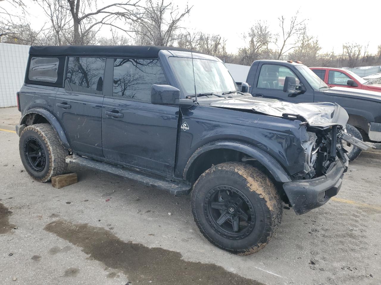 2021 Ford Bronco VIN 1FMDE5BH6MLA73604 Copart auction photo, front end damage thumbnail 4