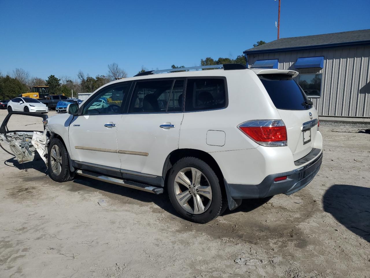 2011 Toyota Highlander VIN 5TDYK3EH4BS040420 Copart auction photo, front end damage thumbnail 2