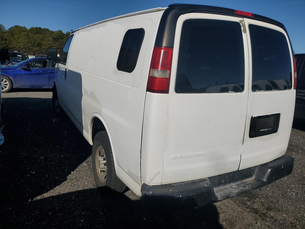 2008 Chevrolet Express VIN 1GCGG25C081177369 Copart auction photo, side / rear end damage thumbnail 2