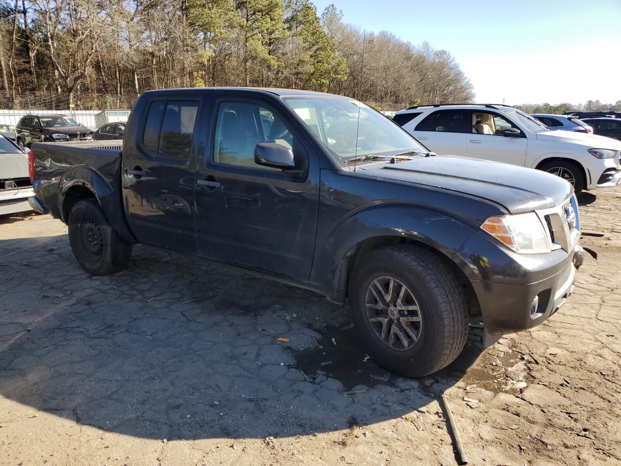 2019 Nissan Navara (Frontier) VIN 1N6AD0ER5KN715195 Copart auction photo, front end / side damage thumbnail 4