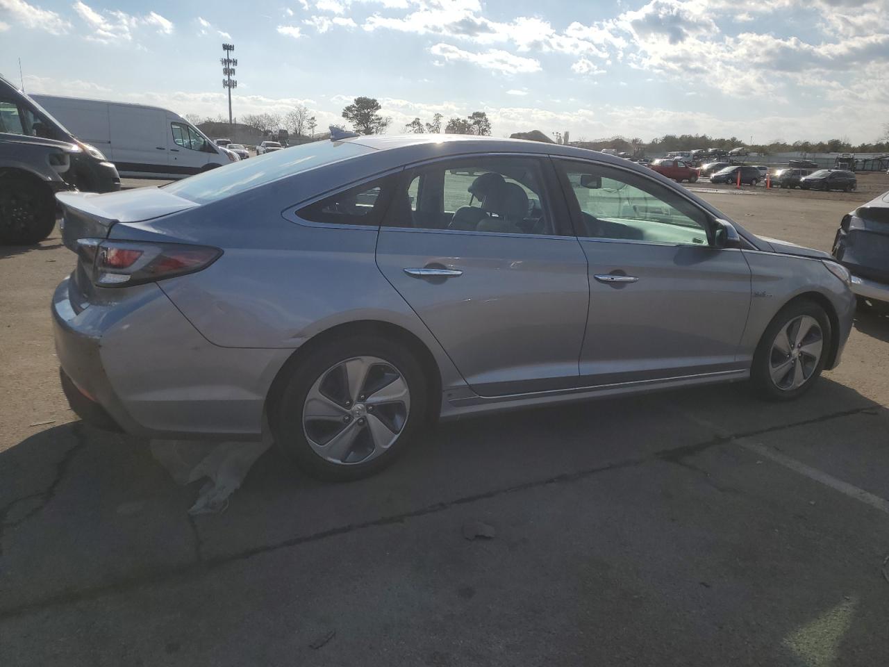 2016 Hyundai Sonata VIN KMHE34L19GA017730 Copart auction photo, rear end / minor dent/scratches damage thumbnail 3