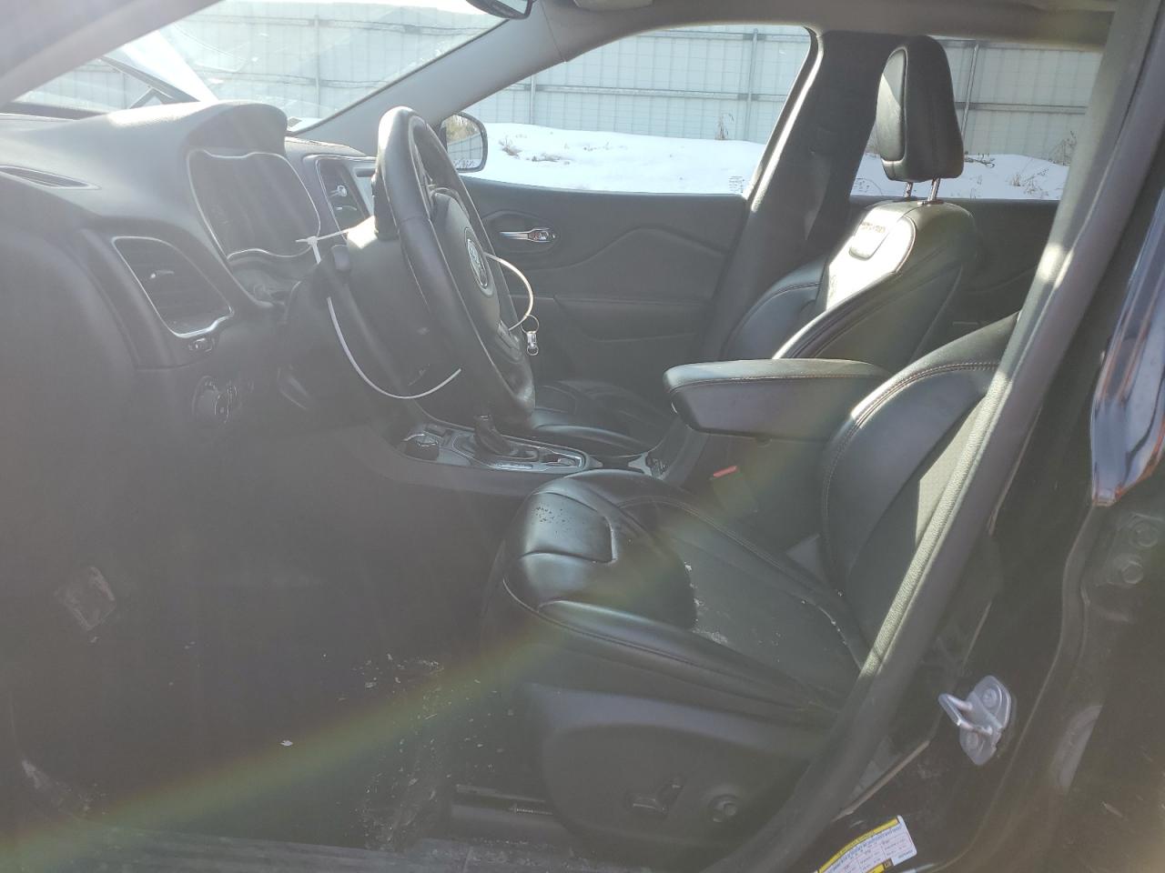 2019 Jeep Cherokee VIN 1C4PJMBX3KD253600 Copart auction photo, side / undercarriage damage thumbnail 7