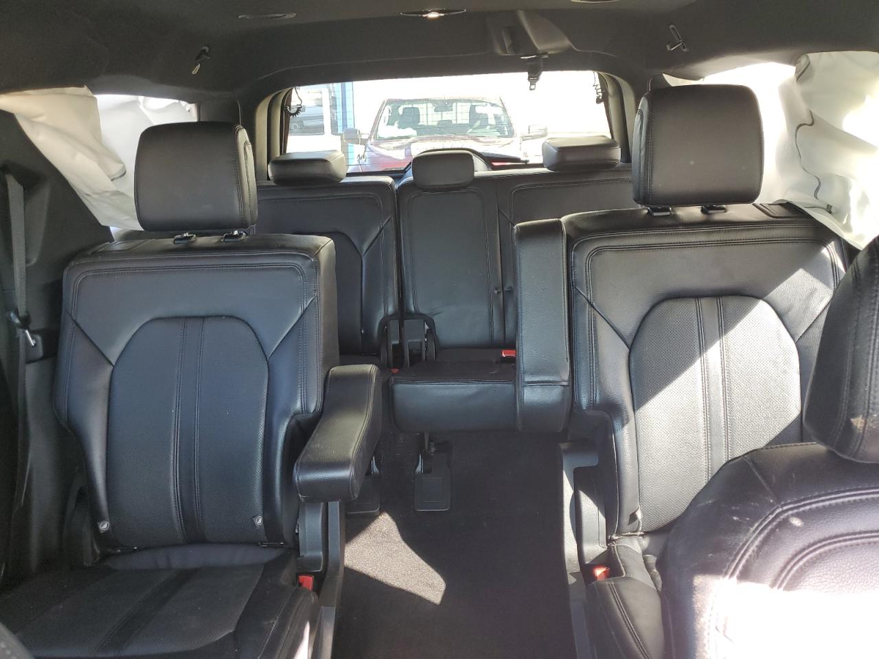 2021 Ford Expedition VIN 1FMJU2AT1MEA61813 Copart auction photo, front end / side damage thumbnail 10