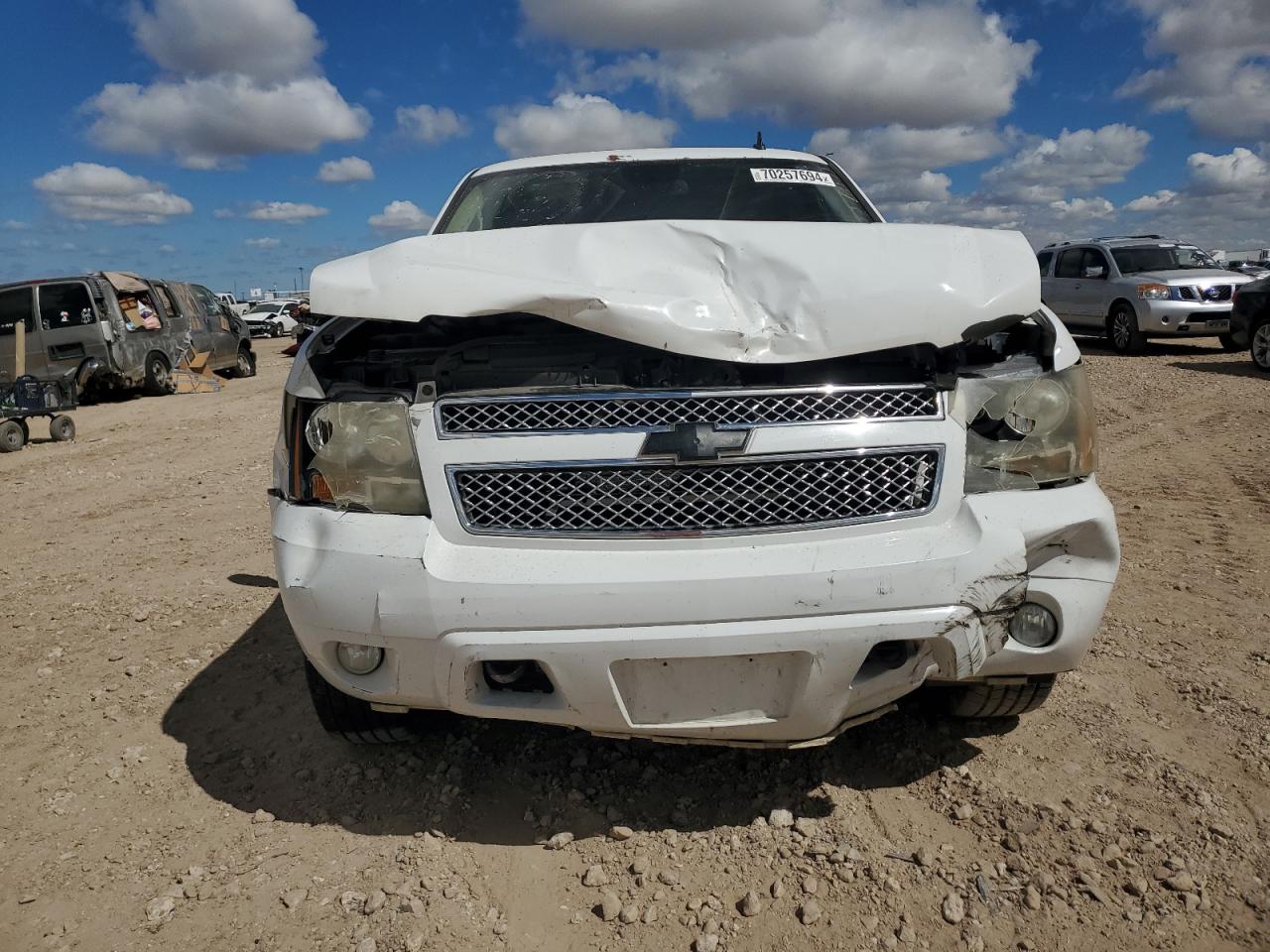 2008 Chevrolet Tahoe VIN 1GNFK13038R128981 Copart auction photo, front end / minor dent/scratches damage thumbnail 5