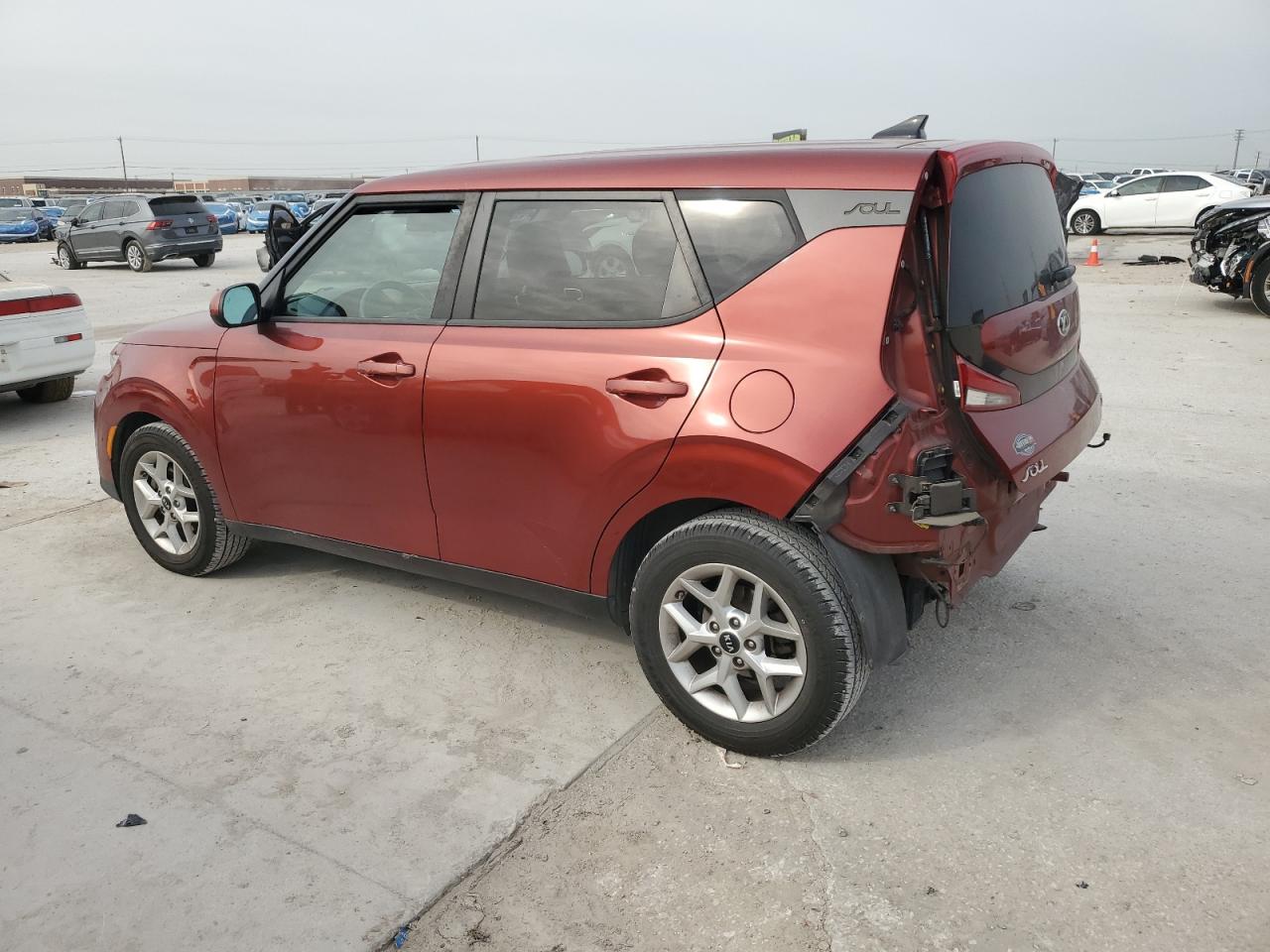 2020 KIA Soul VIN KNDJ23AUXL7079142 Copart auction photo, rear end / minor dent/scratches damage thumbnail 2