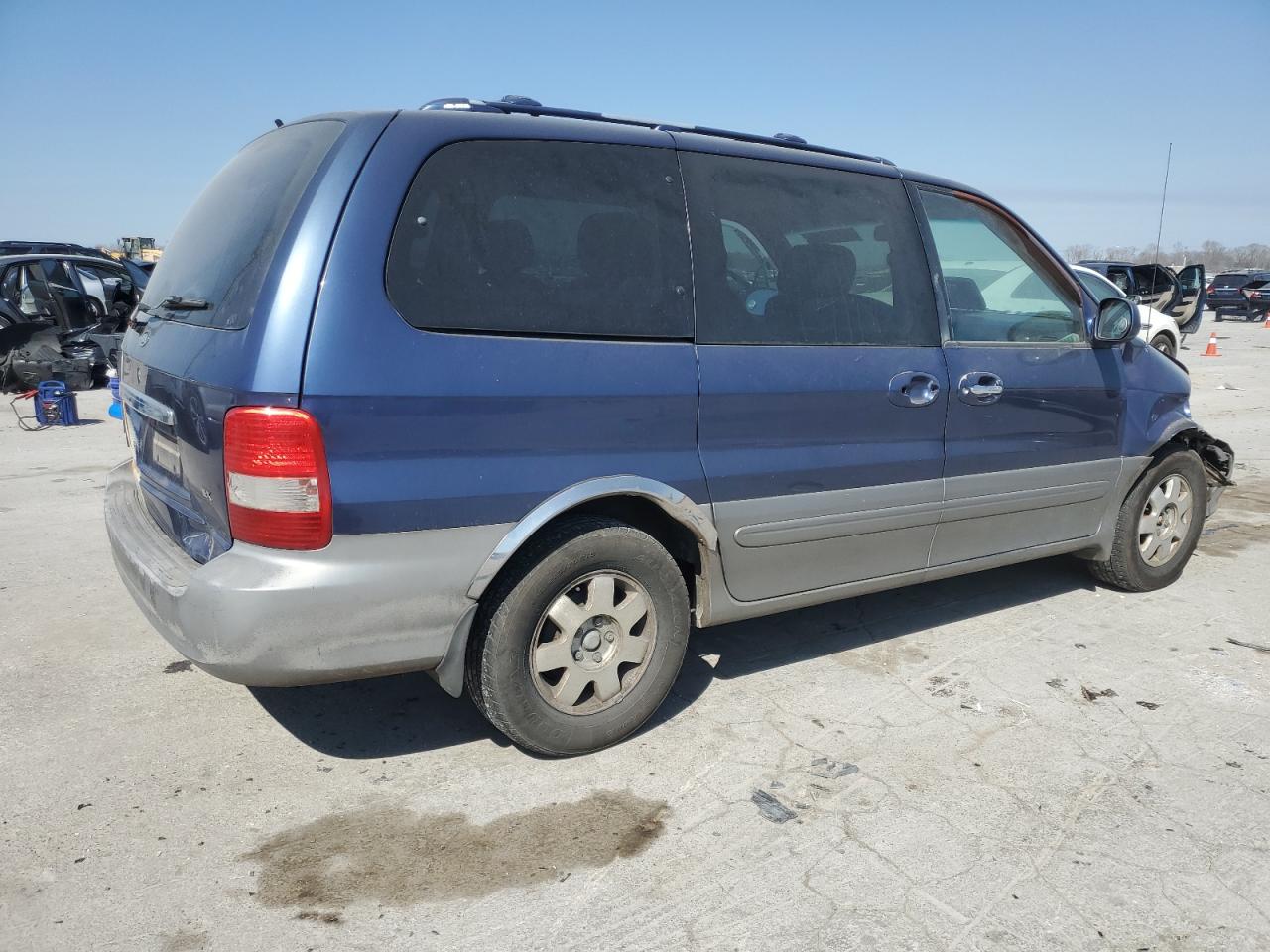 2003 KIA Sedona VIN KNDUP131636436120 Copart auction photo, front end damage thumbnail 3