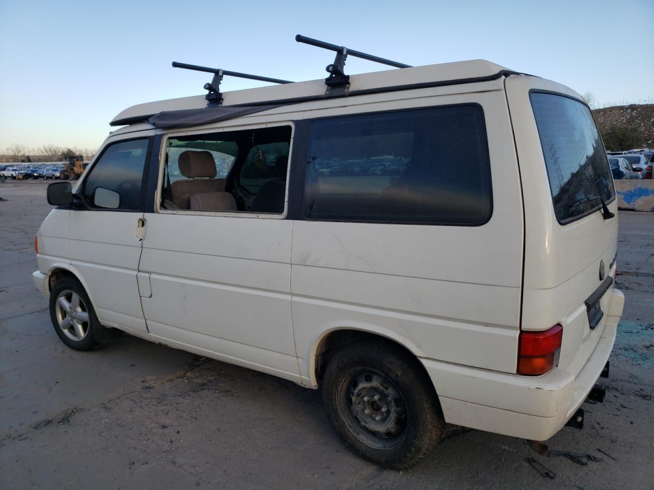 1993 Volkswagen EuroVan VIN WV2MD070XPH052132 Copart auction photo, side / rear end damage thumbnail 2