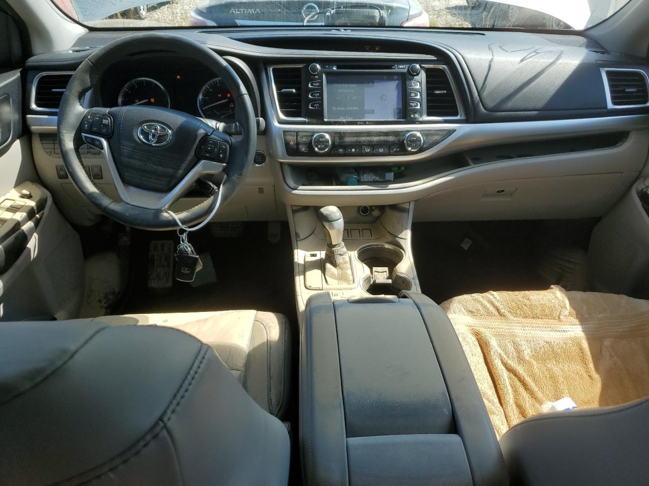 2015 Toyota Highlander VIN 5TDJKRFHXFS218176 Copart auction photo, water/flood damage thumbnail 8