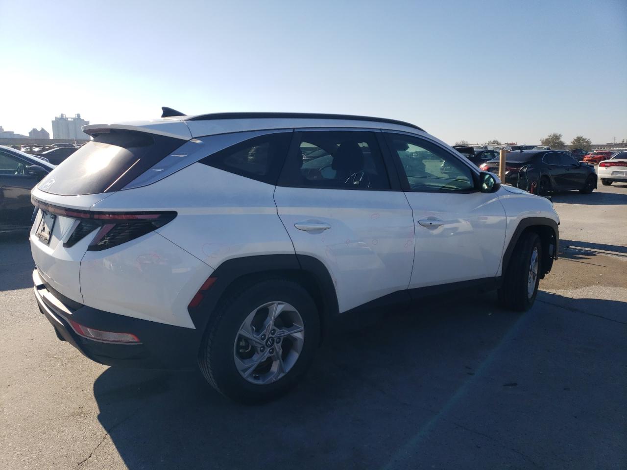 2022 Hyundai Tucson VIN 5NMJB3AE2NH073789 Copart auction photo, side / front end damage thumbnail 3