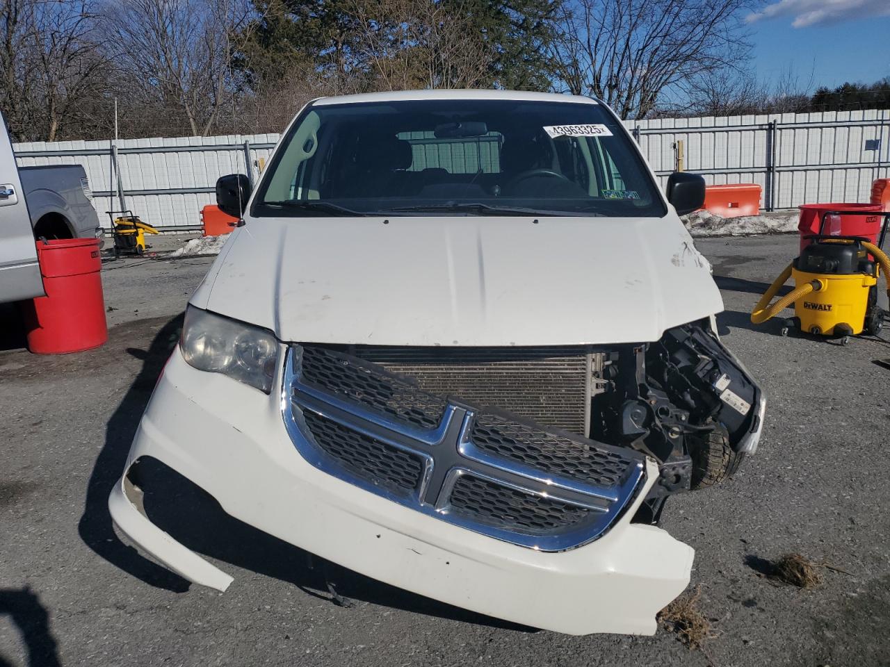 2012 Dodge Caravan VIN 2C4RDGBGXCR156040 Copart auction photo, front end / side damage thumbnail 5