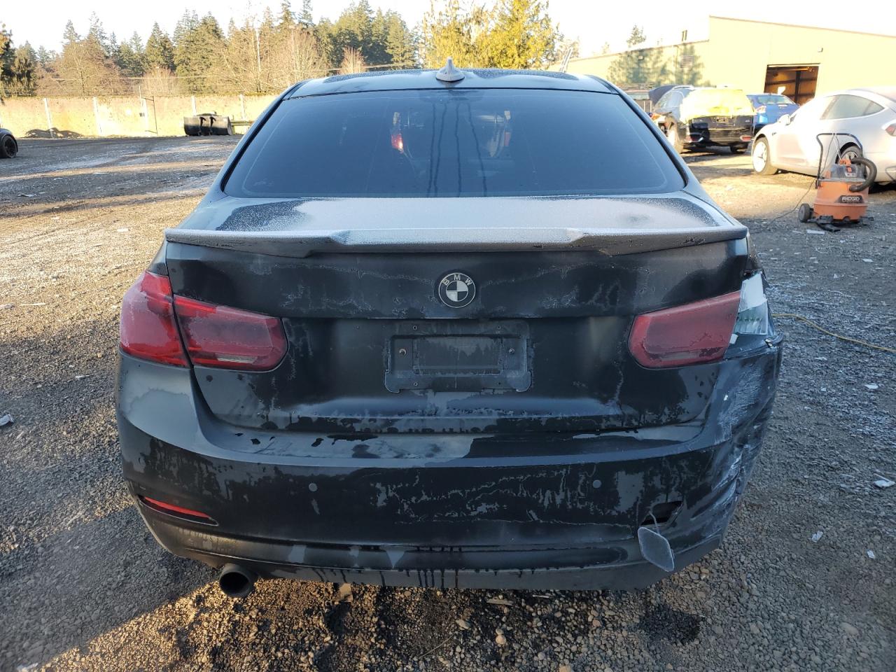 2017 BMW 3er VIN WBA8A3C51HK691545 Copart auction photo, rear end damage thumbnail 6