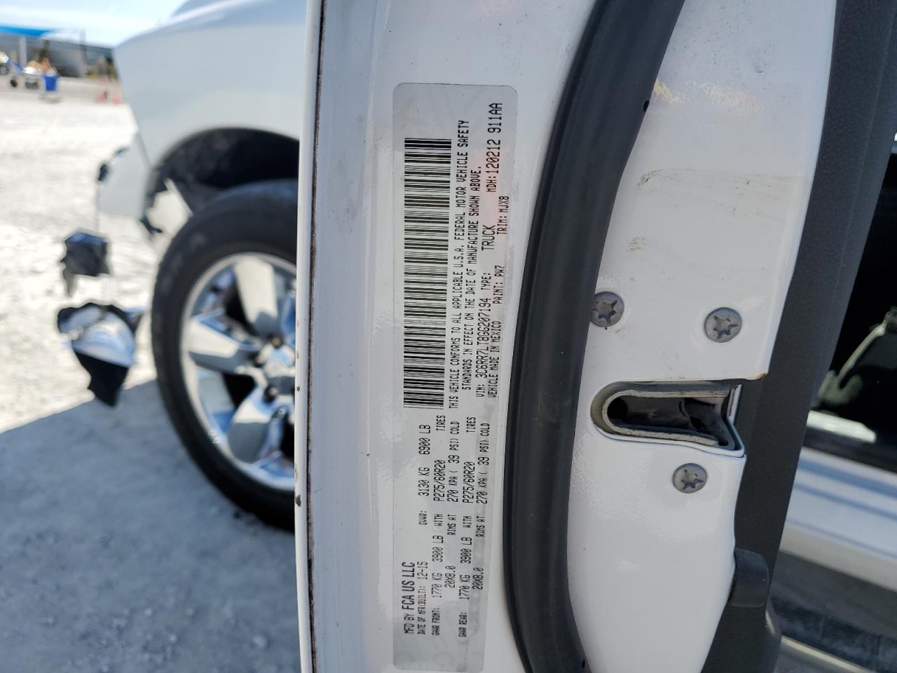 2016 RAM 1500 VIN 3C6RR7LT8GG207194 Copart auction photo, front end / minor dent/scratches damage thumbnail 13