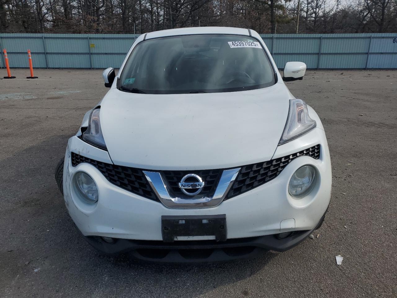2015 Nissan Juke VIN JN8AF5MV3FT560922 Copart auction photo, front end / minor dent/scratches damage thumbnail 5