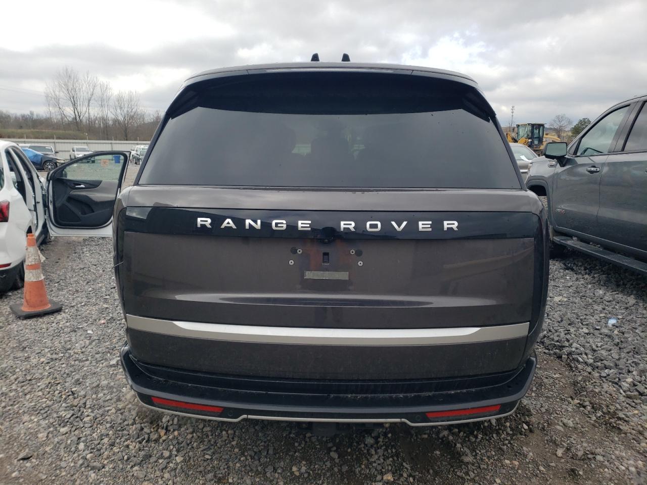 2024 Land Rover Range Rover VIN SALK1BE95RA091811 Copart auction photo, side / rear end damage thumbnail 6
