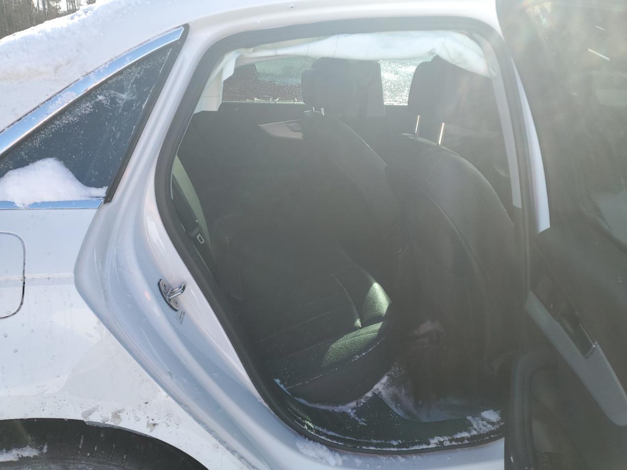 2018 Audi A4 VIN WAUANAF45JN008747 Copart auction photo, front end / side damage thumbnail 10