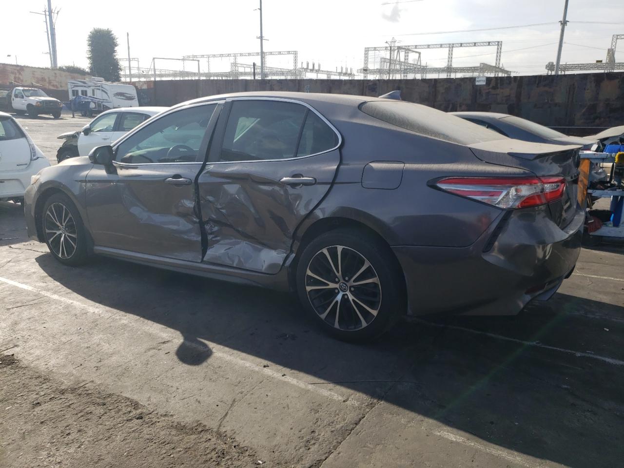 2019 Toyota Camry VIN 4T1B11HK0KU283380 Copart auction photo, side / rear end damage thumbnail 2