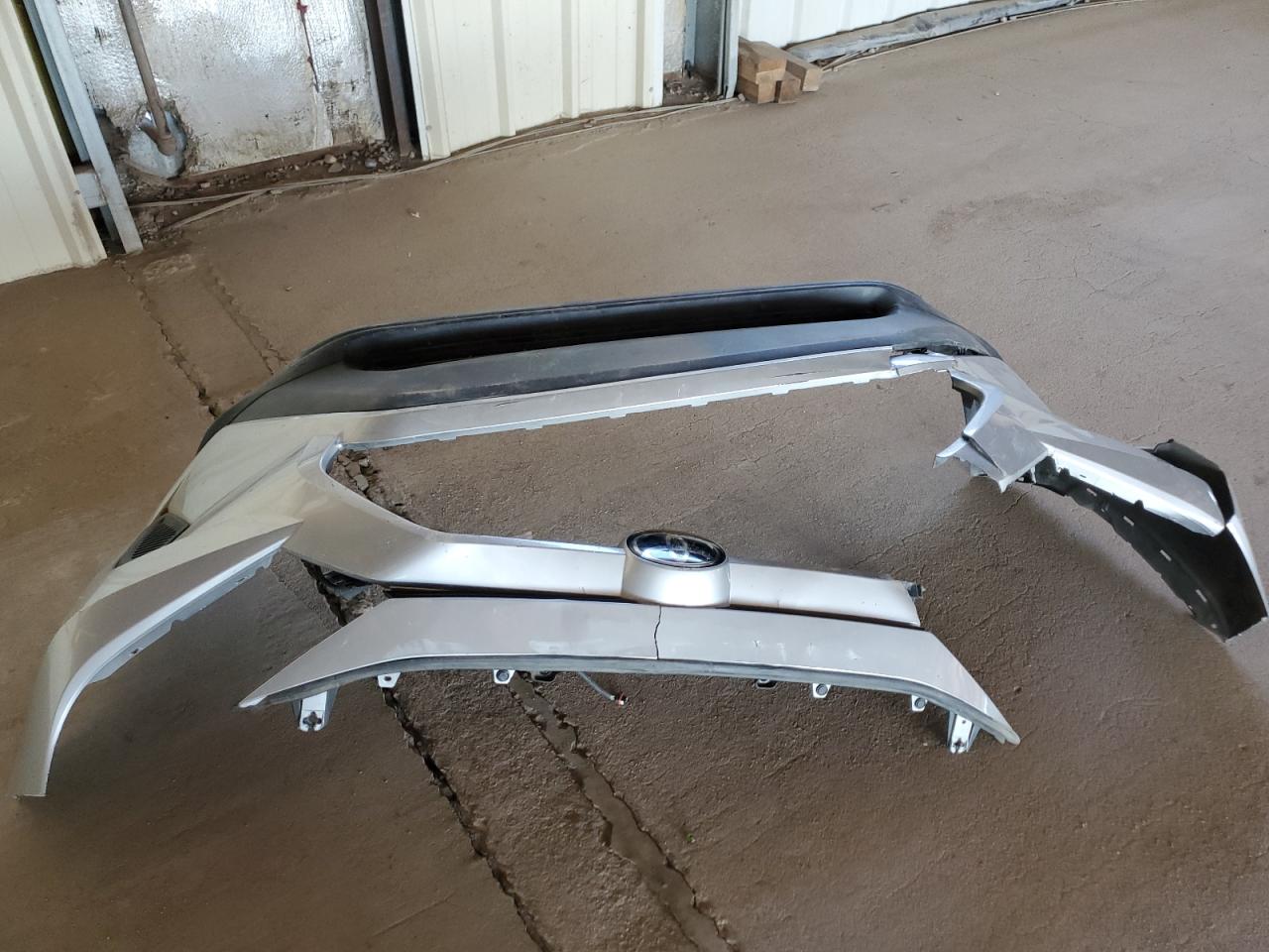 2022 Toyota RAV 4 VIN 2T3W1RFV3NW190409 Copart auction photo, front end / mechanical damage thumbnail 14