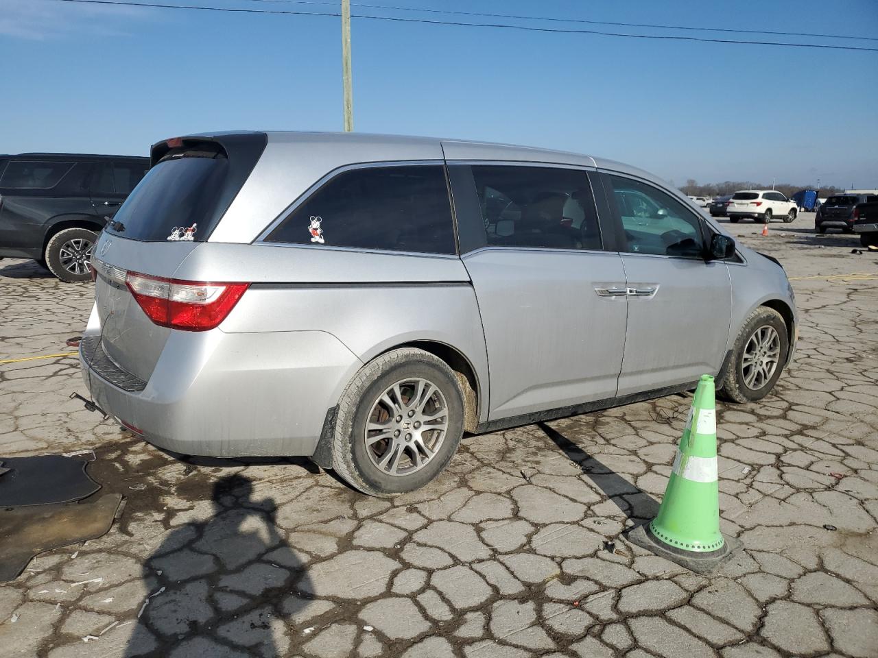 2011 Honda Odyssey VIN 5FNRL5H40BB077507 Copart auction photo, front end damage thumbnail 3