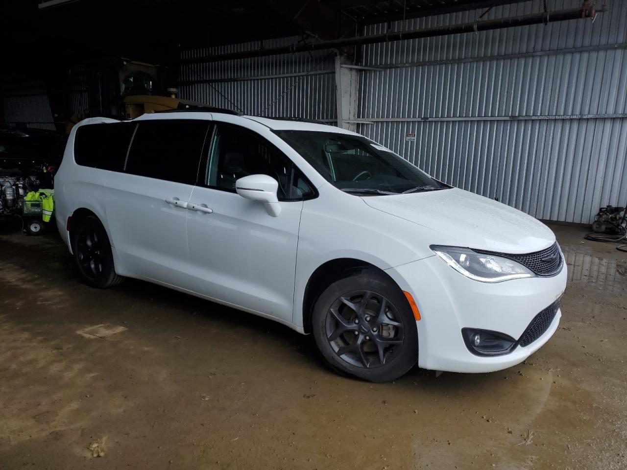 2020 Chrysler Pacifica VIN 2C4RC1GG4LR173201 Copart auction photo, water/flood / top/roof damage thumbnail 4