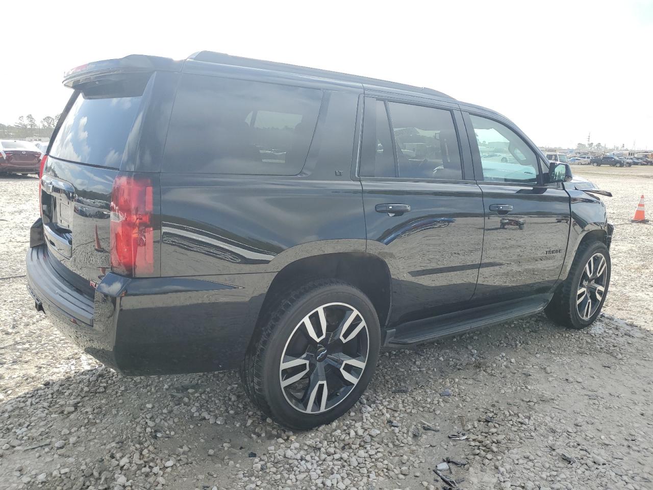 2020 Chevrolet Tahoe VIN 1GNSCBKC3LR167978 Copart auction photo, front end / minor dent/scratches damage thumbnail 3