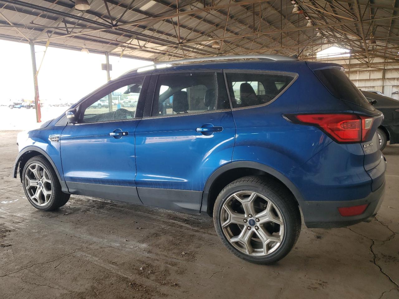 2019 Ford Escape VIN 1FMCU9J96KUB05443 Copart auction photo, front end / side damage thumbnail 2