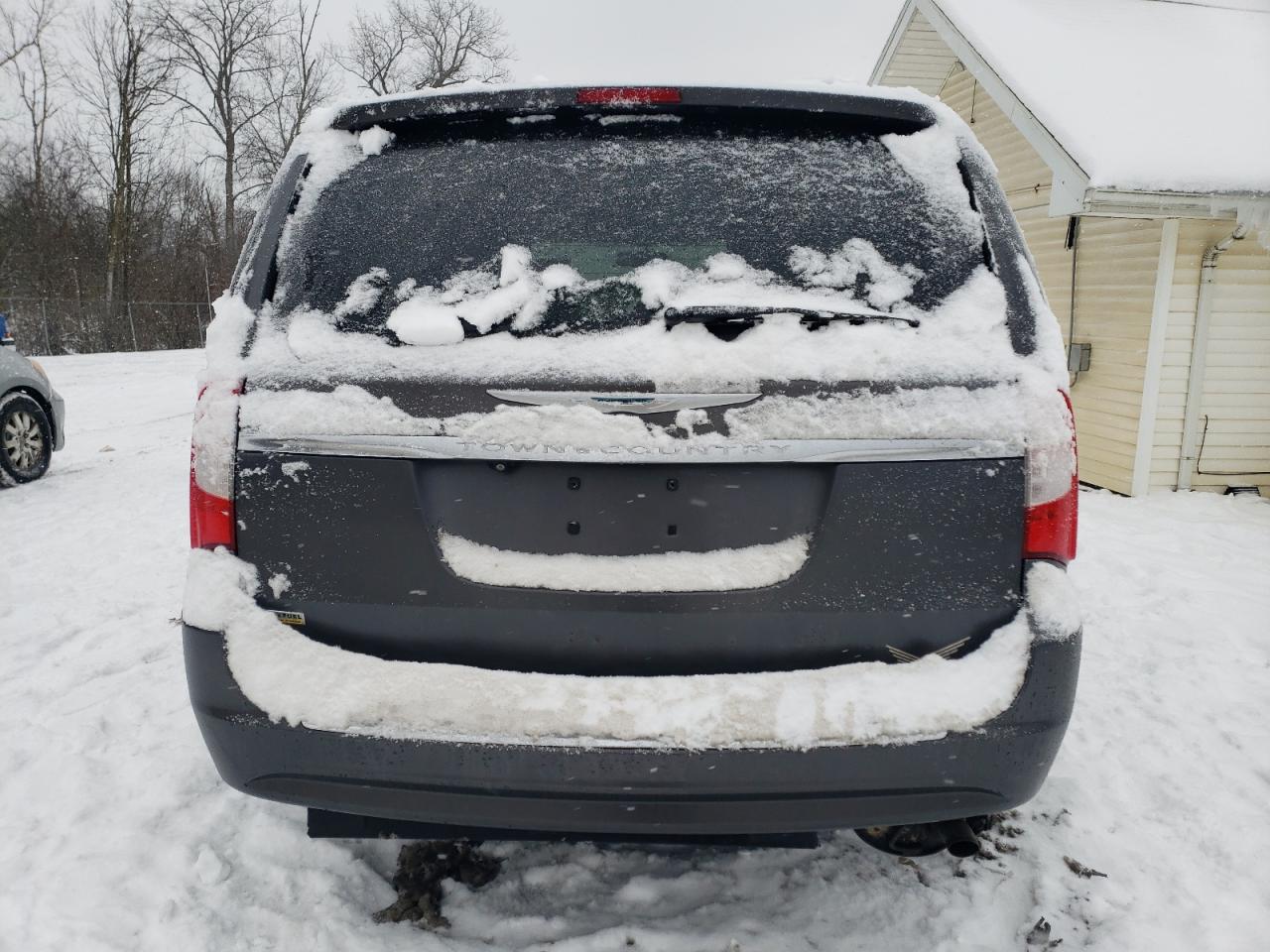 2016 Chrysler Town & Country VIN 2C4RC1BGXGR165469 Copart auction photo, rear end damage thumbnail 6