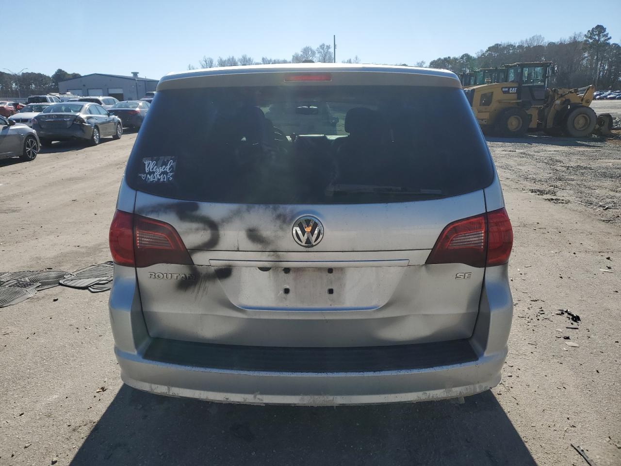 2010 Volkswagen Routan VIN 2V4RW3D15AR333060 Copart auction photo, vandalism / front end damage thumbnail 6