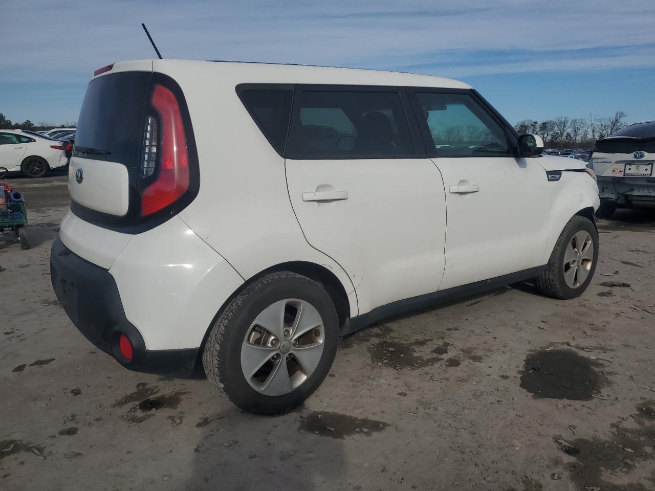 2015 KIA Soul VIN KNDJN2A20F7204850 Copart auction photo, front end / minor dent/scratches damage thumbnail 3