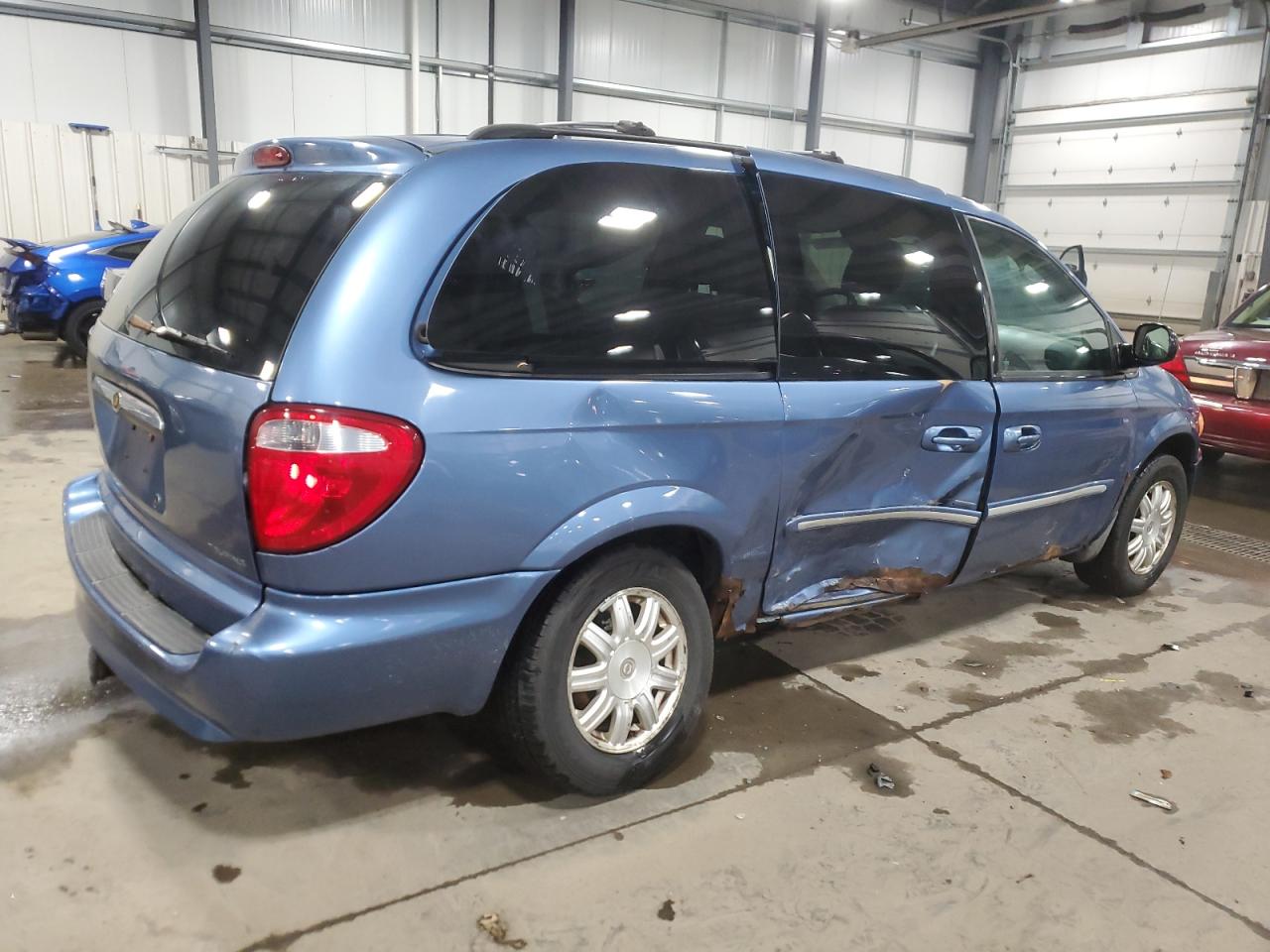 2007 Chrysler Town & Country VIN 2A4GP54L57R158372 Copart auction photo, side damage thumbnail 3